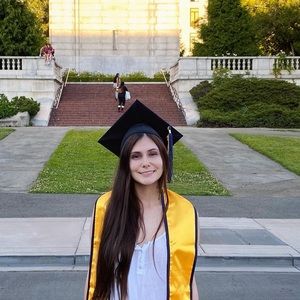 Meet your Posher, Rebecca